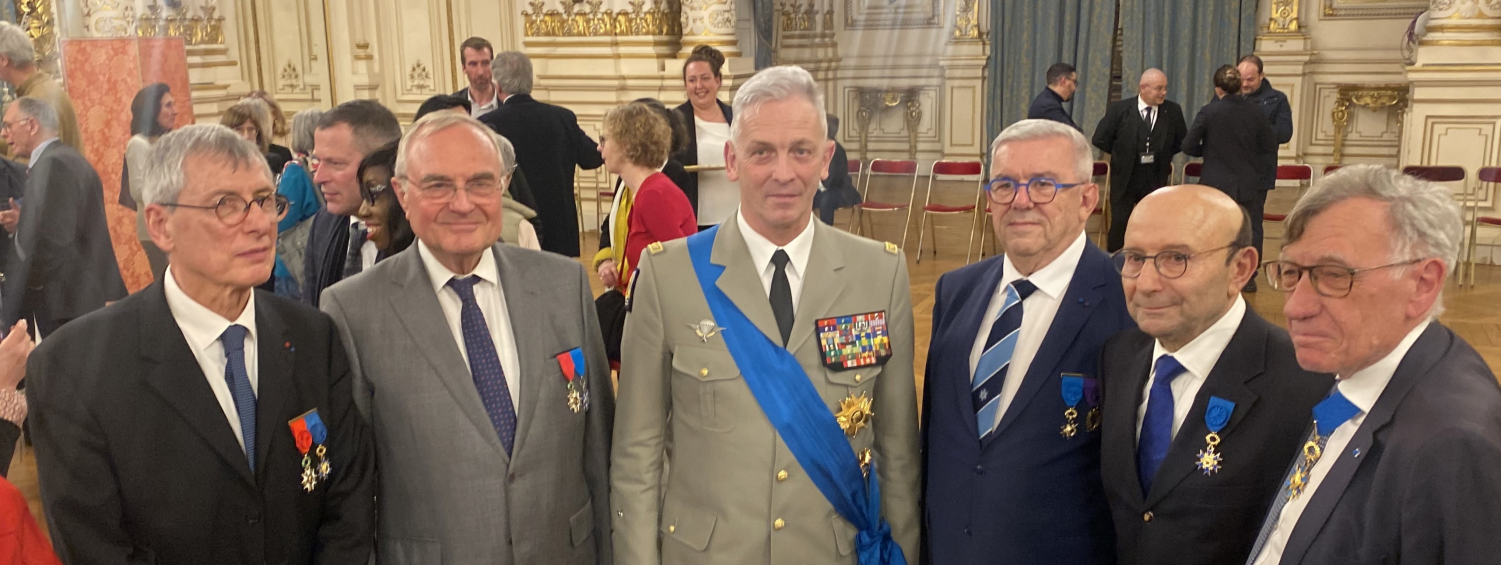 Le Général Lecointre et le Président Patrick Sandevoir bien entourés